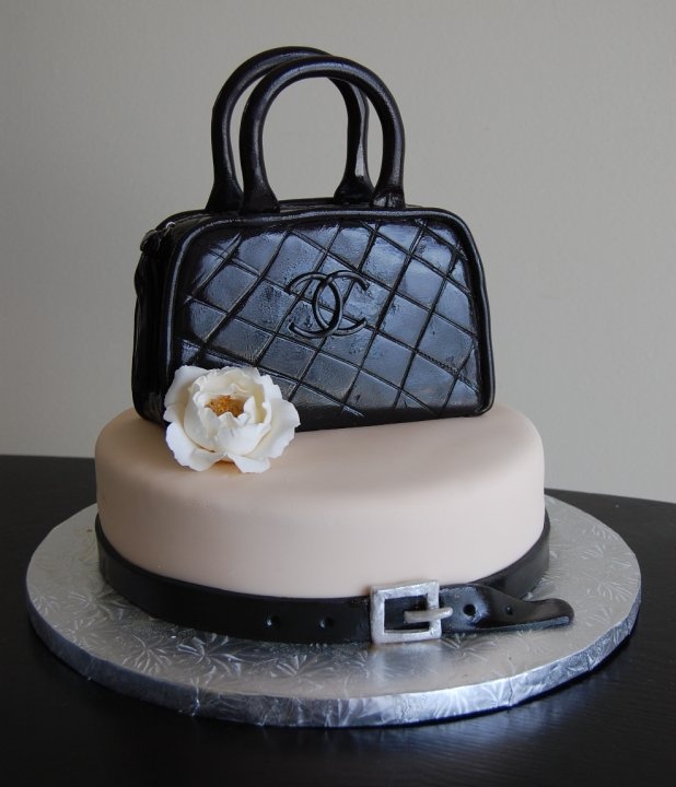 fashionista fondant cake - sugarcraftsy24 customized specialty